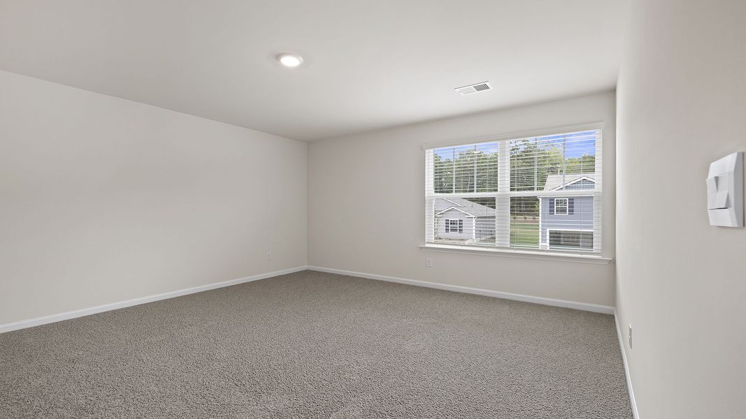 Spacious, unfurnished interior of a new home in Treemont Commons, Wellford (Image 25).