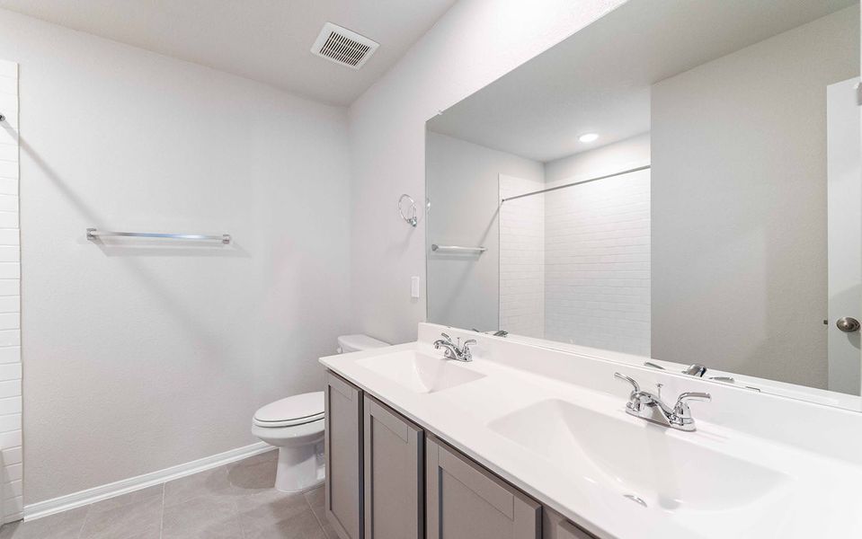 Furnished interior view inside a new home in Paramount, Kyle (Image 9).