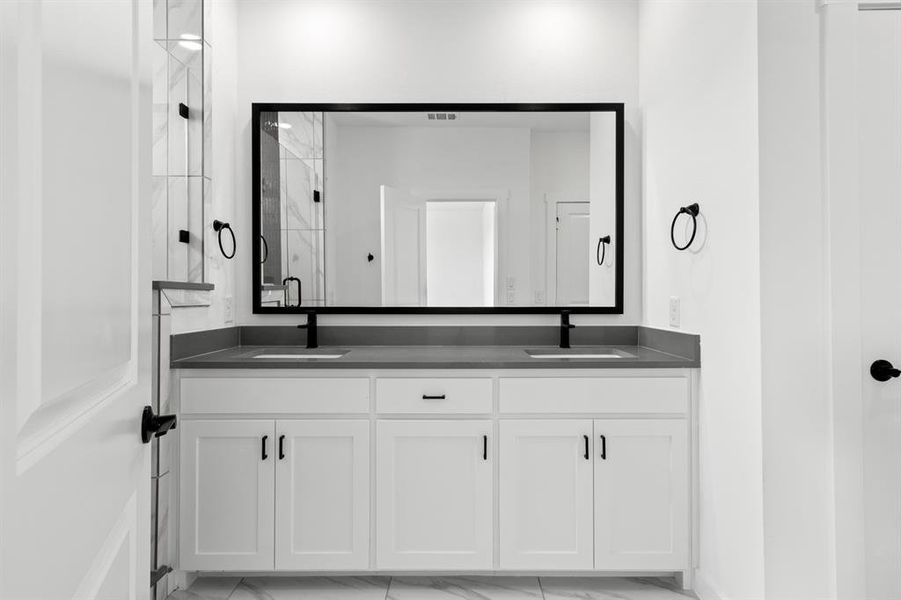 019-1232Armstrong-TheColony-TX-75056-PrimaryBathroom.jpg-FULL
