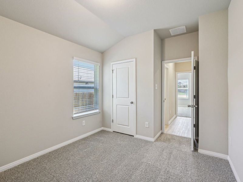 The two secondary bedrooms and the secondary bathroom are great for hosting company.