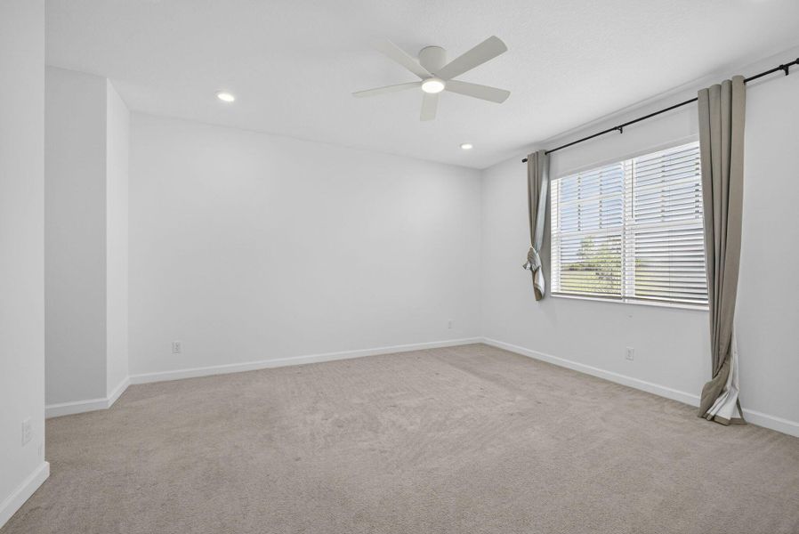 Spacious, unfurnished interior of a new home in , Loxahatchee (Image 32).