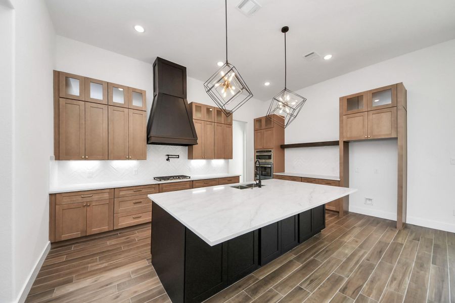 Grand Kitchen Island