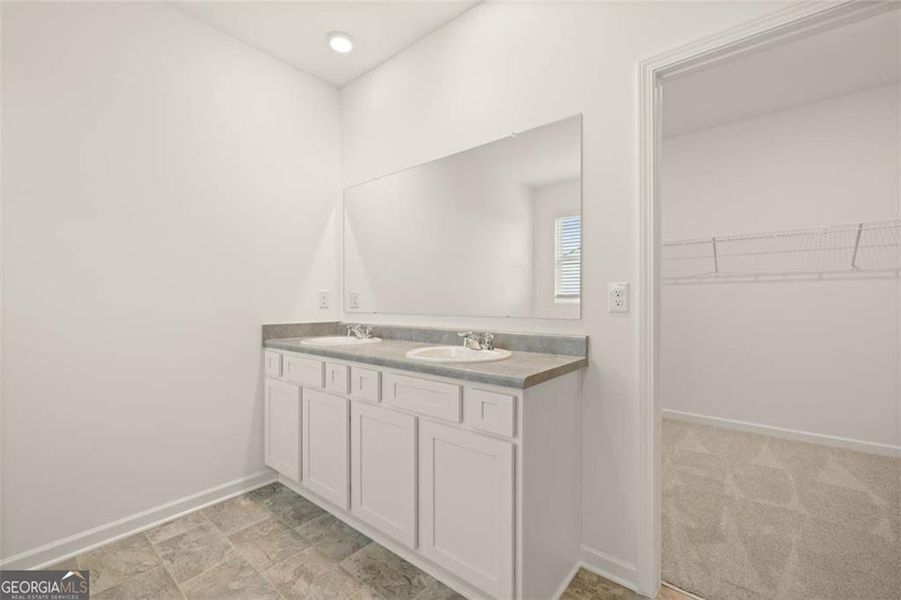 Image 40 of a home in .