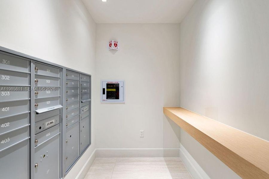 Spacious, unfurnished interior of a new home in Salato, Pompano Beach (Image 23).