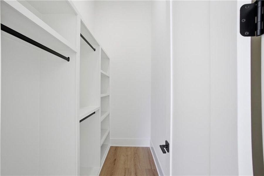Spacious, unfurnished interior of a new home in , Duluth (Image 86).