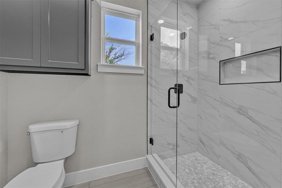 Furnished interior view inside a new home in , Grand Prairie (Image 13).