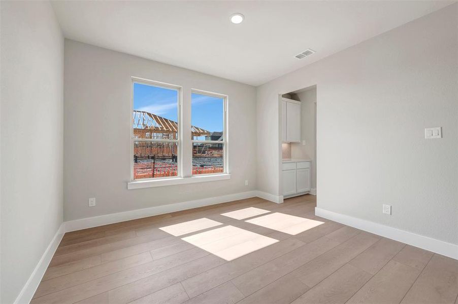 Spacious, unfurnished interior of a new home in Lily Creek at Sutton Fields, Aubrey (Image 26).