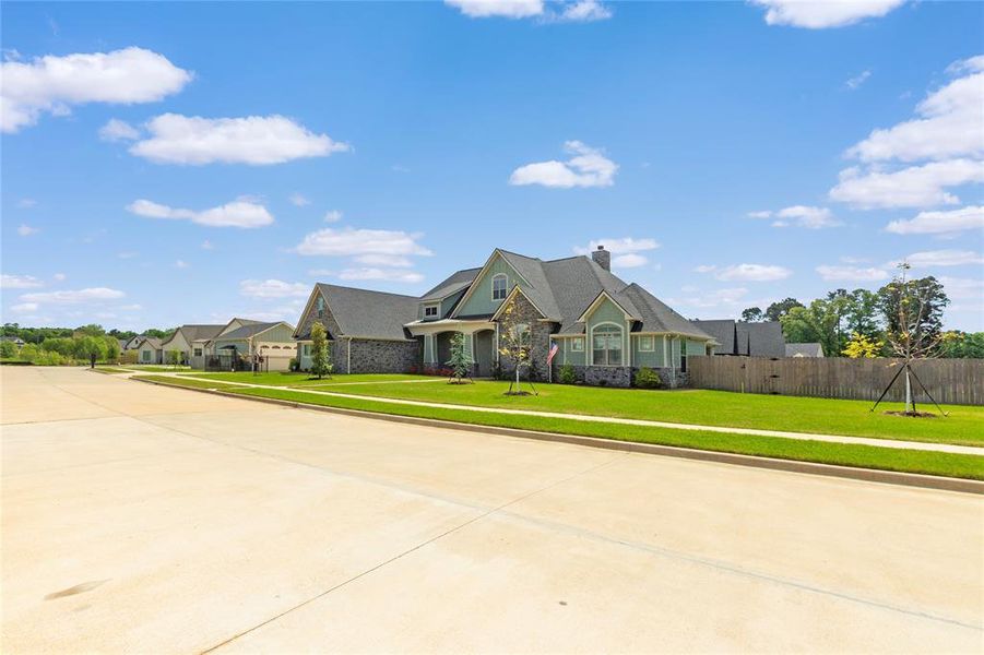 Community amenities in , Flint (Image 37).