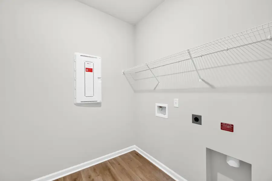 Spacious, unfurnished interior of a new home in Bradford Pointe, Summerville (Image 25).