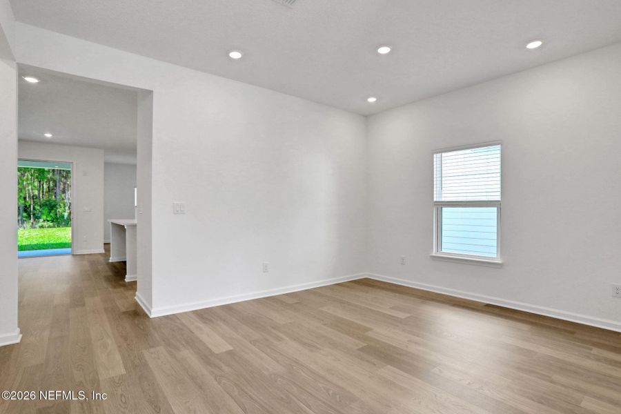 Spacious, unfurnished interior of a new home in , Orange Park (Image 8).