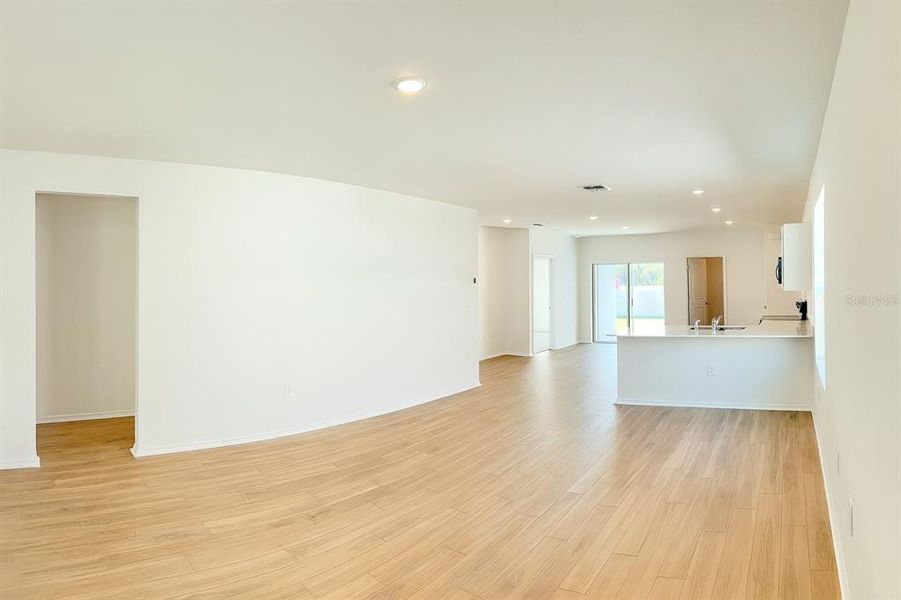 Spacious, unfurnished interior of a new home in Broadleaf, Parrish (Image 7). Spacious, unfurnished interior of a new home in Broadleaf, Parrish (Image 7).