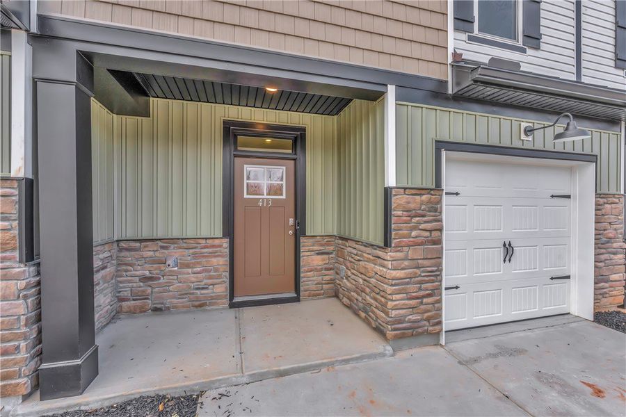 This charming residence features a welcoming entra This charming residence features a welcoming entra