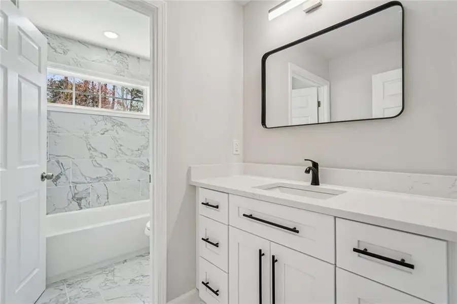 Furnished interior view inside a new home in , Grayson (Image 10).