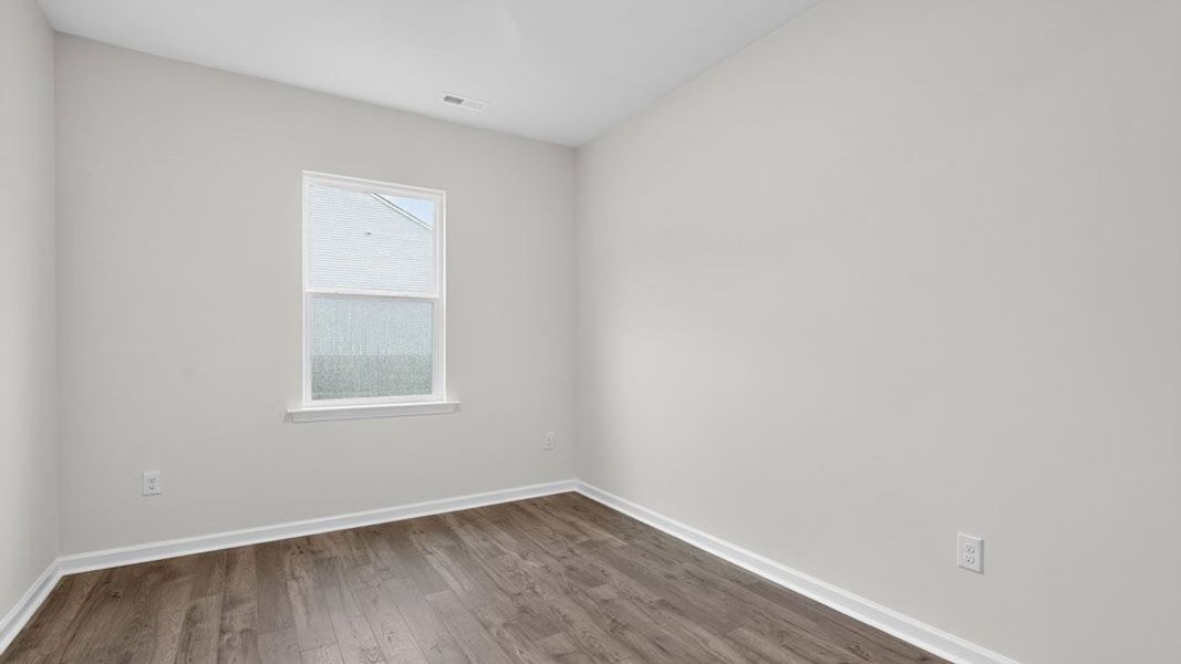 Spacious, unfurnished interior of a new home in Galvins Ridge, Sanford (Image 11).