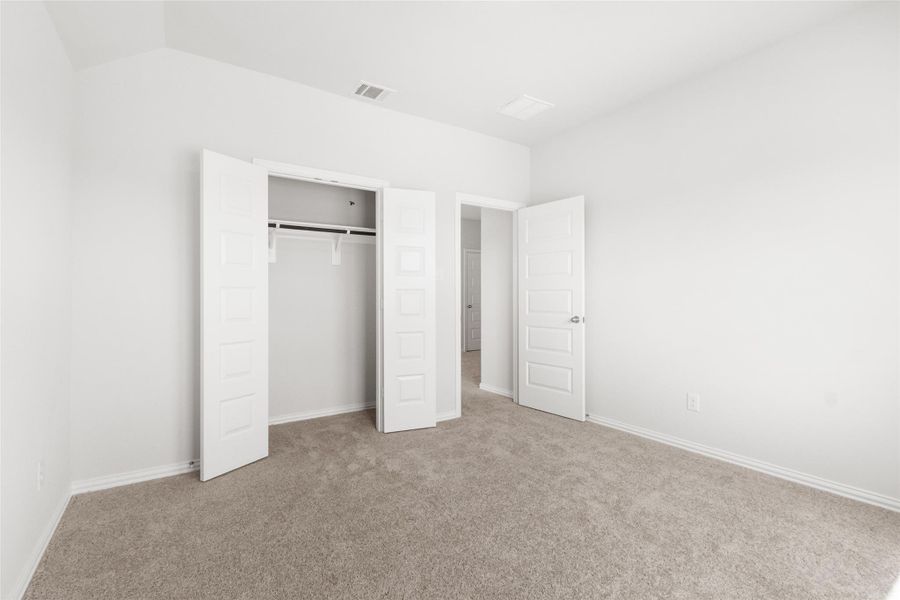 Spacious, unfurnished interior of a new home in Park at Eldridge, Sugar Land (Image 20). Spacious, unfurnished interior of a new home in Park at Eldridge, Sugar Land (Image 20).