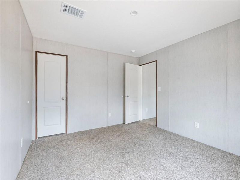 Spacious, unfurnished interior of a new home in , Lula (Image 32).