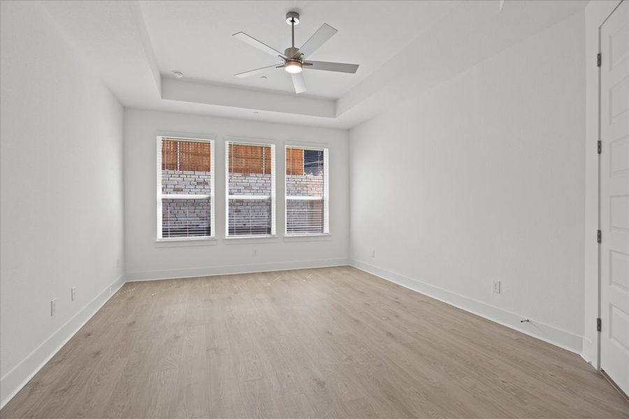 Spacious, unfurnished interior of a new home in Highland Village, Georgetown (Image 38).