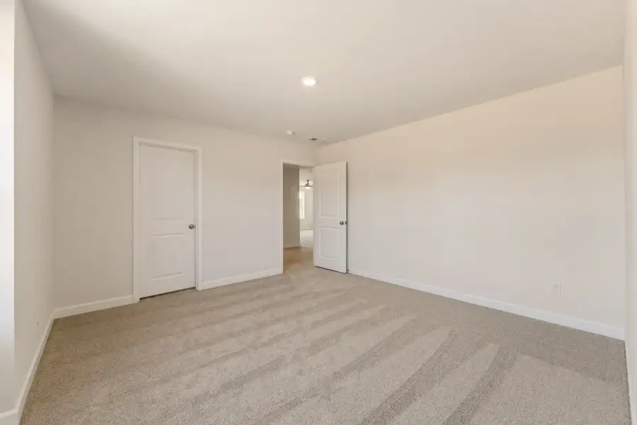 Spacious, unfurnished interior of a new home in Ridgecrest at Midway, Anderson (Image 33).
