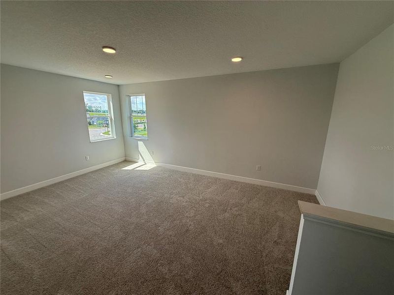 Spacious, unfurnished interior of a new home in Emerson Pointe, Apopka (Image 33).