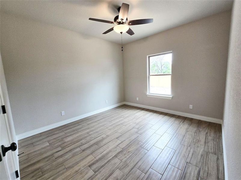 Spacious, unfurnished interior of a new home in , Weatherford (Image 17).