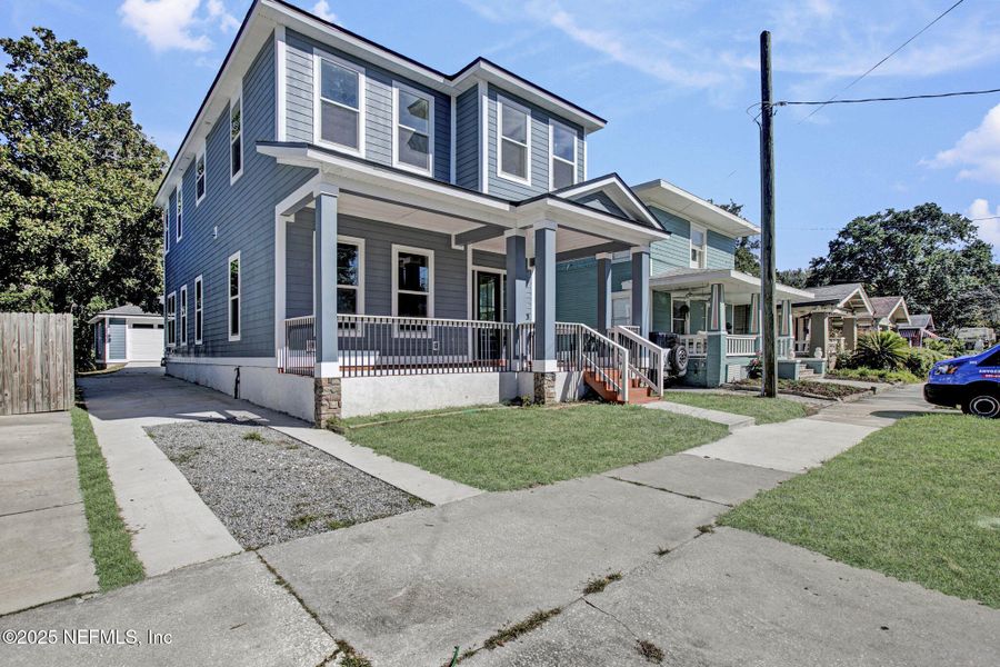 Exterior details and patio area of a home in , Jacksonville (Image 16).