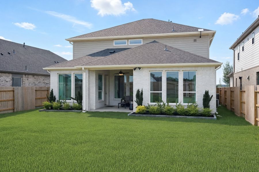 Representative exterior details of a home built from the Paige by Taylor Morrison in Ryehill, Rosenberg (Image 25).
