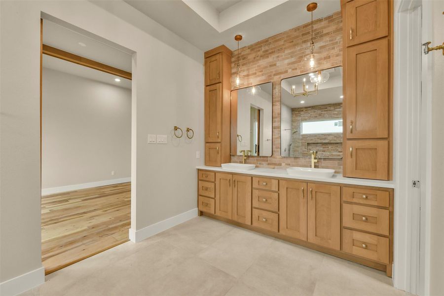 Furnished interior view inside a new home in , Angleton (Image 7).
