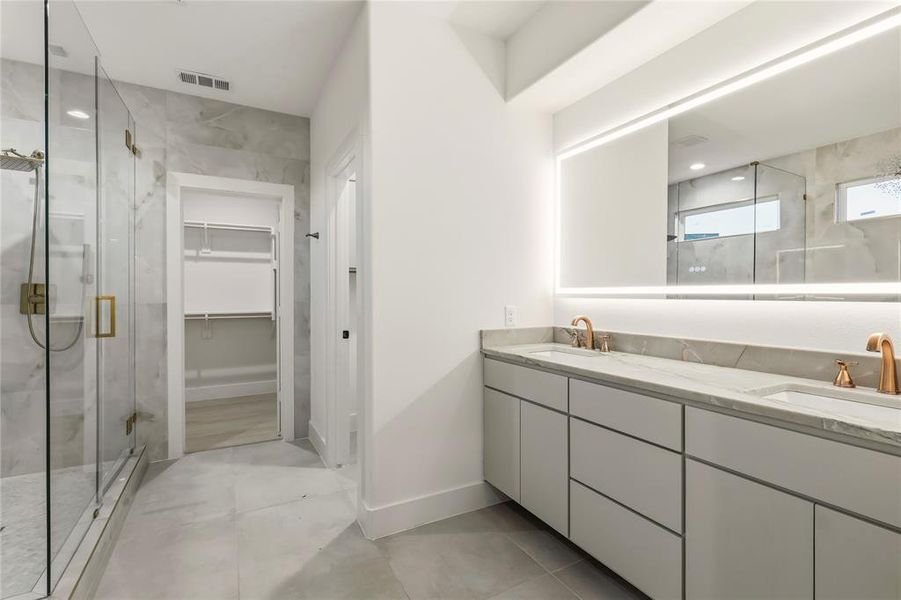 Furnished interior view inside a new home in , Dallas (Image 5).