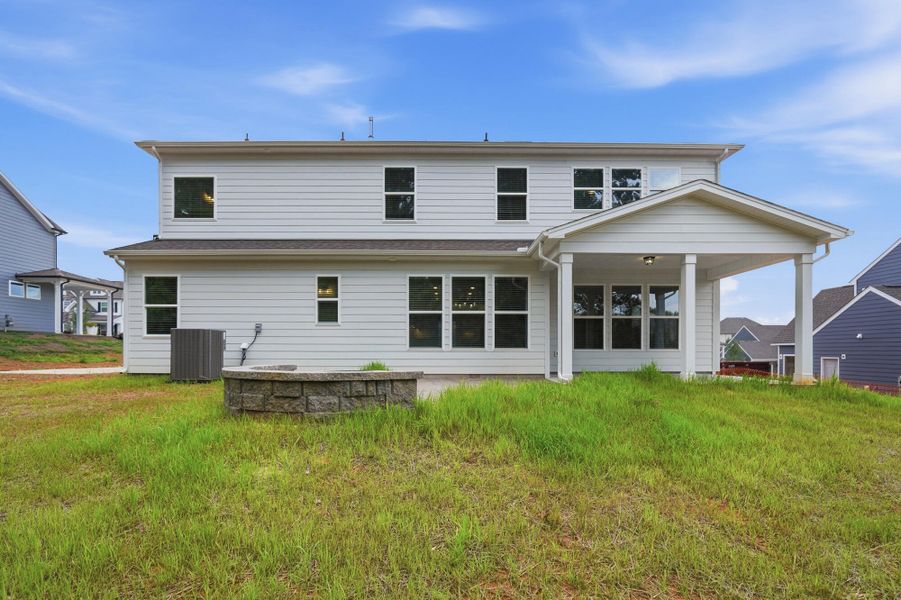Exterior details and patio area of a home in Robinson Oaks, Gastonia (Image 21).