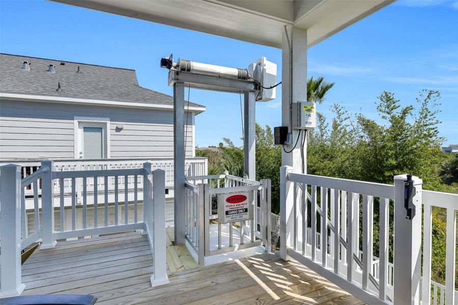 Cargo lift for convenience