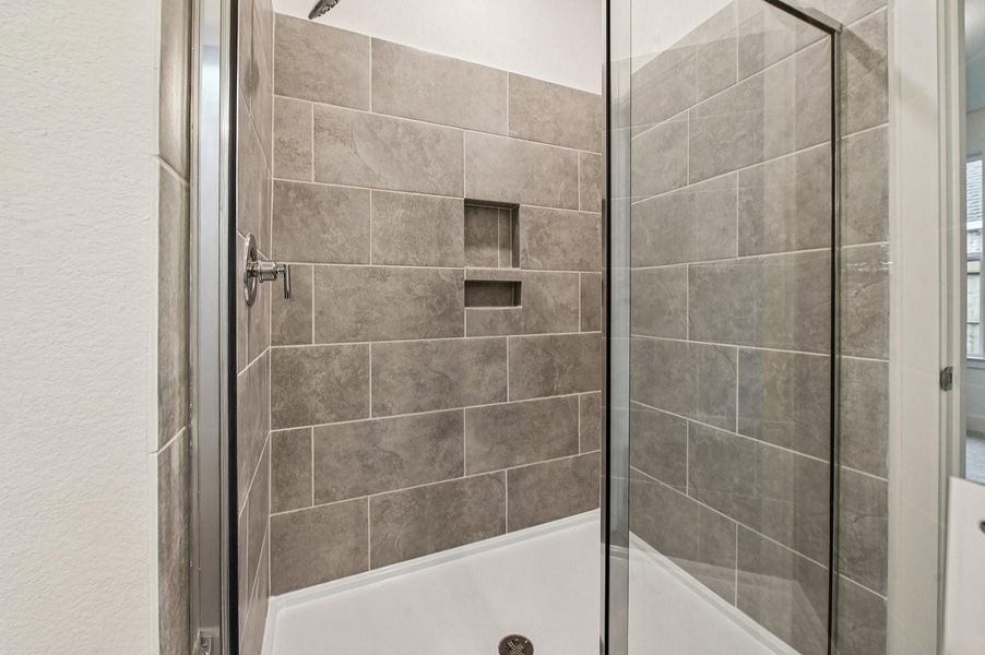 29543 Pondview Primary Bath