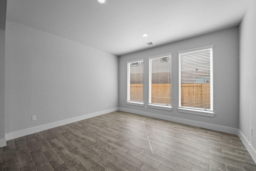 Spacious, unfurnished interior of a new home in Beacon Hill, Waller (Image 10).