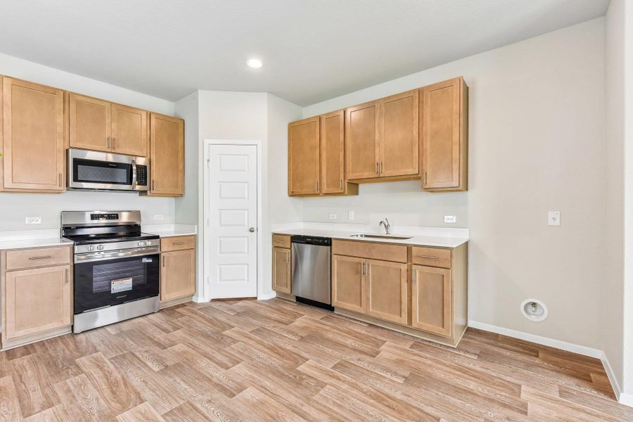 Furnished interior view inside a new home in Edgebrooke, Pflugerville (Image 10).