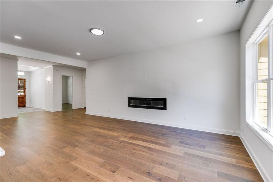 Spacious, unfurnished interior of a new home in , Lithia Springs (Image 19).