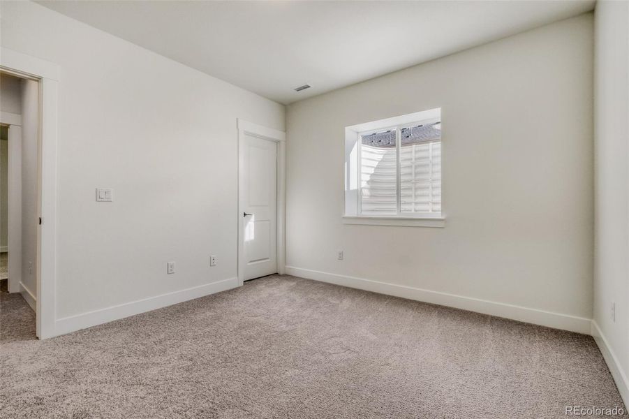 Spacious, unfurnished interior of a new home in Sterling Ranch Homestead, Colorado Springs (Image 11).