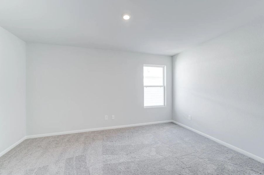 Spacious, unfurnished interior of a new home in Shirey Forest - Branches, Lufkin (Image 18).