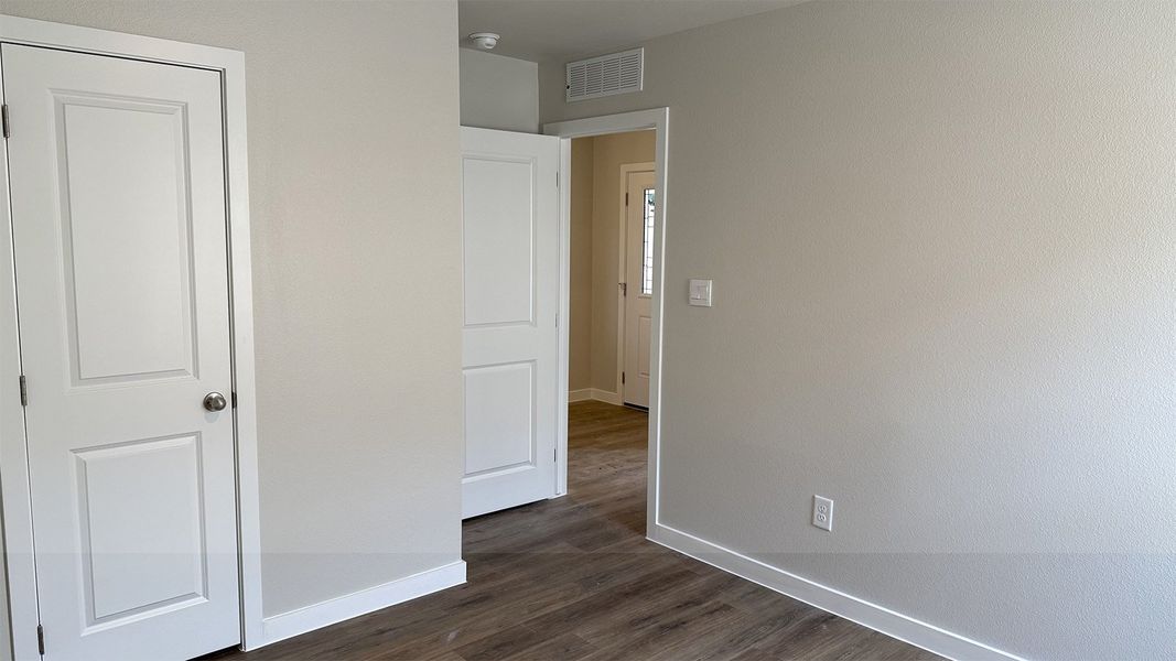 Spacious, unfurnished interior of a new home in London Towne, Corpus Christi (Image 15). Spacious, unfurnished interior of a new home in London Towne, Corpus Christi (Image 15).