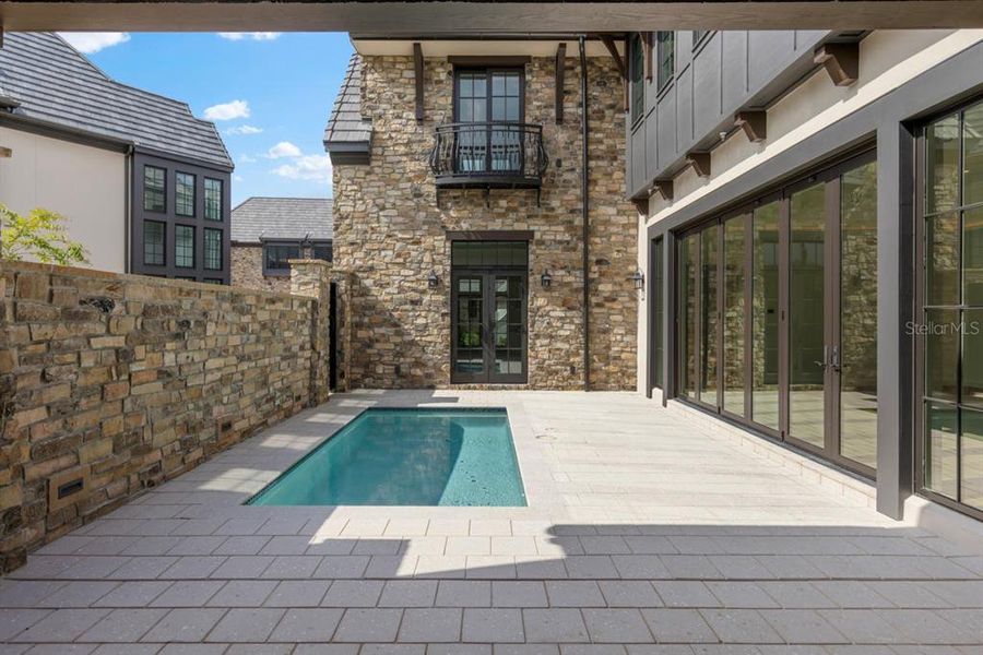 Exterior details and patio area of a home in , Orlando (Image 29).