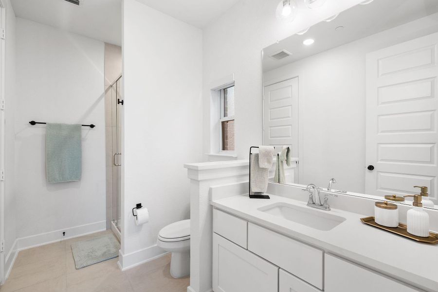 Furnished interior view inside a new home in Sweetwater - 60', Austin (Image 36).