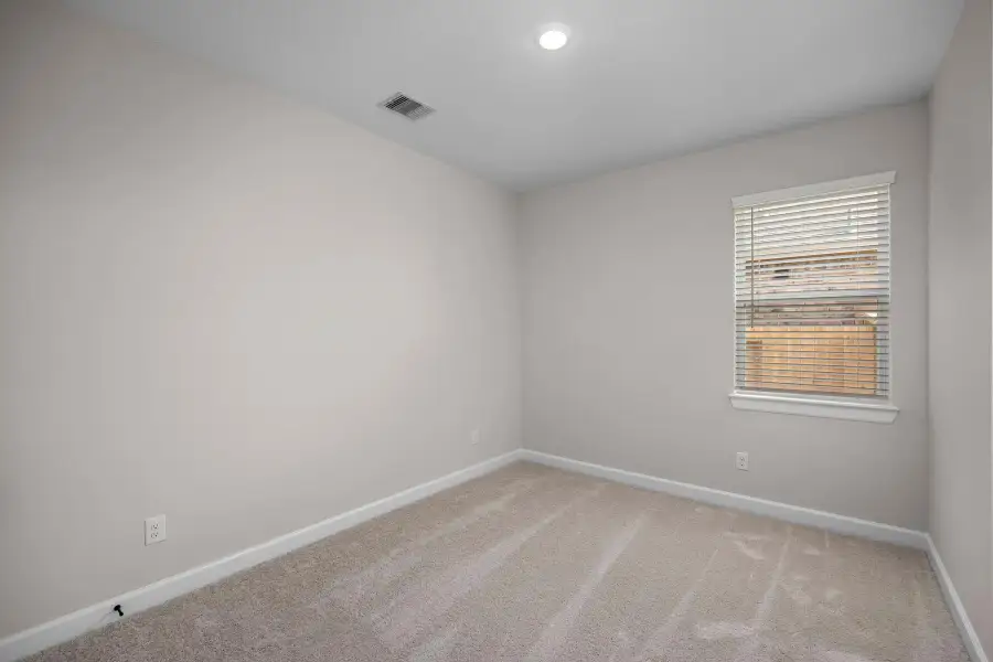 Spacious, unfurnished interior of a new home in Lago Mar, Texas City (Image 9). Spacious, unfurnished interior of a new home in Lago Mar, Texas City (Image 9).