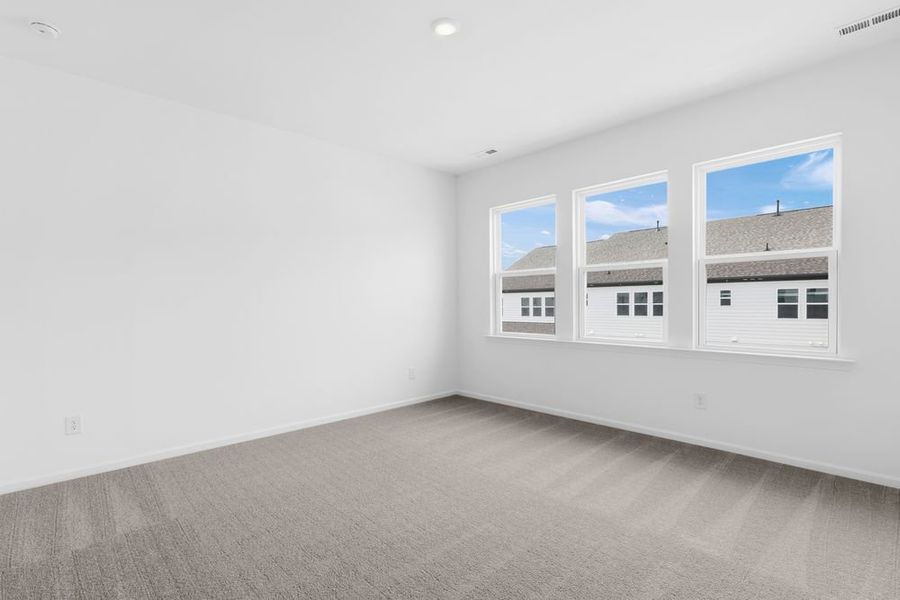 Spacious, unfurnished interior of a new home in Ridge at Sugar Creek, Indian Land (Image 12).