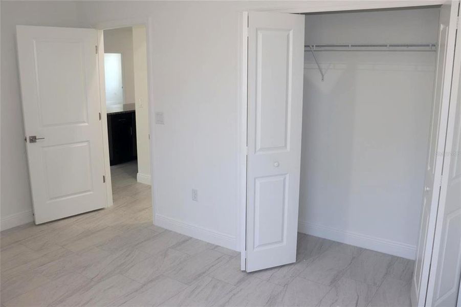 Spacious, unfurnished interior of a new home in , Citrus Springs (Image 27).