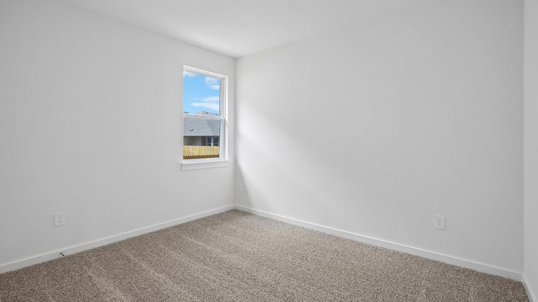Spacious, unfurnished interior of a new home in Rosenbusch Ranch, Leander (Image 35).