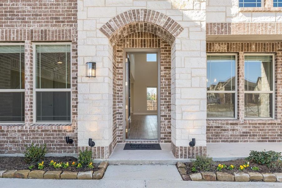 Exterior details and patio area of a home in Sunrise at Garden Valley, Waxahachie (Image 28).