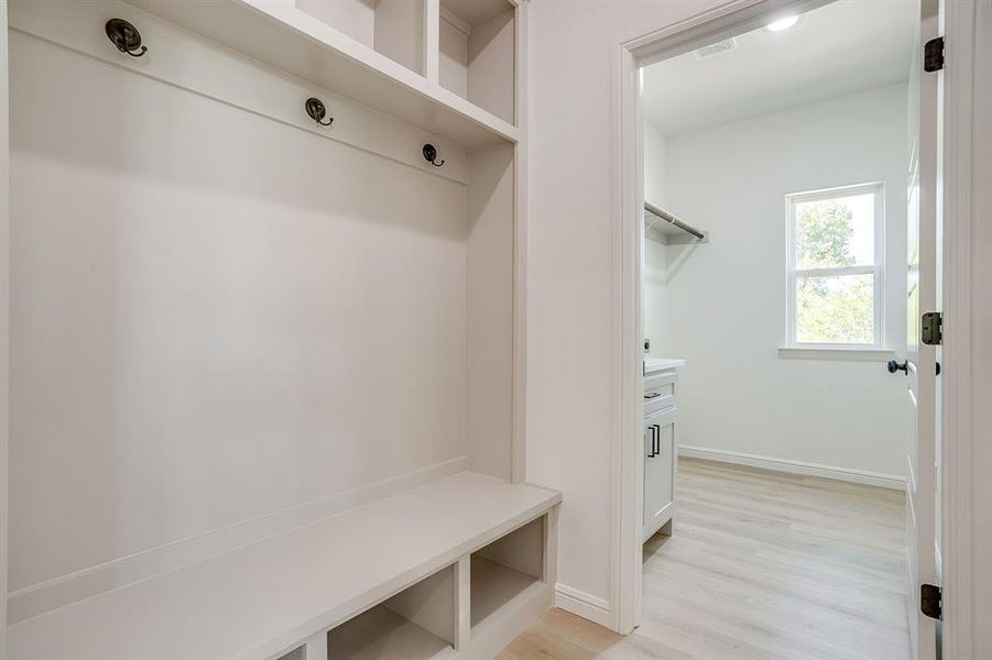 Spacious, unfurnished interior of a new home in , Granbury (Image 16). Spacious, unfurnished interior of a new home in , Granbury (Image 16).