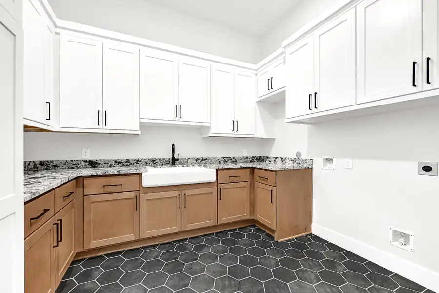 Laundry Room w/ sink.