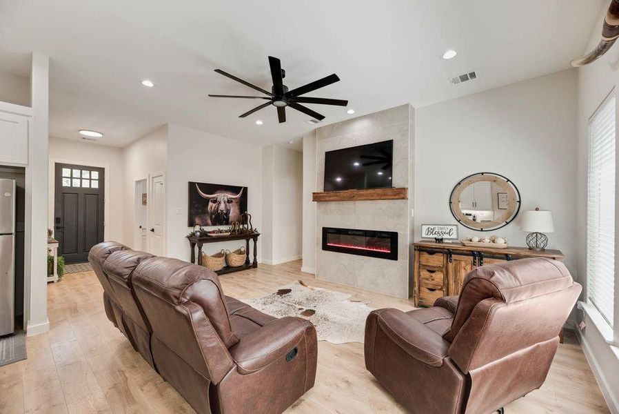 Furnished interior view inside a new home in , West Tawakoni (Image 6). Furnished interior view inside a new home in , West Tawakoni (Image 6).