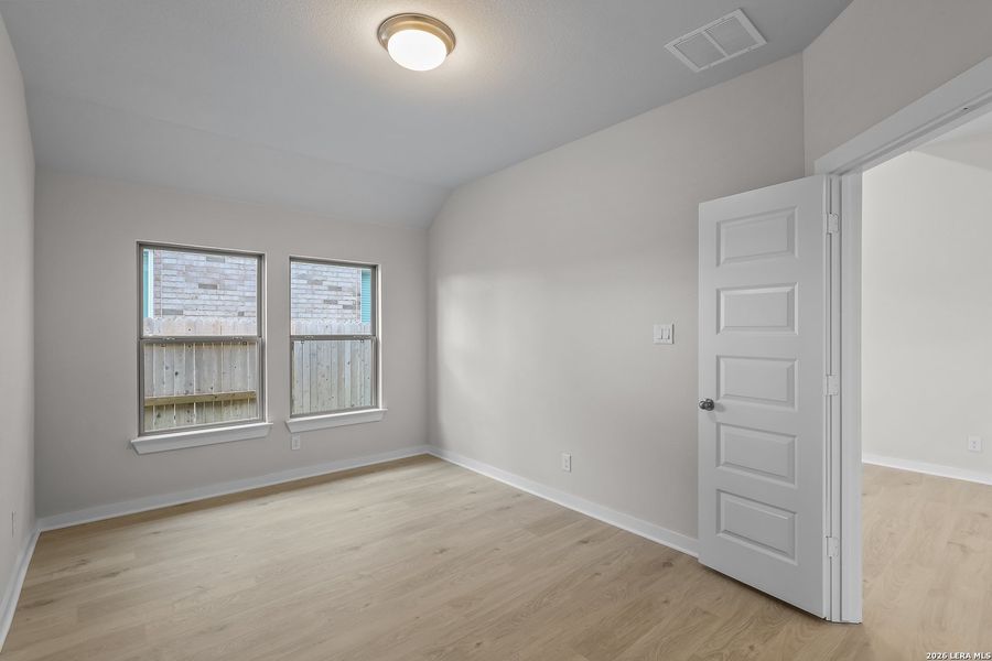 Spacious, unfurnished interior of a new home in Stillwater Ranch, San Antonio (Image 34).
