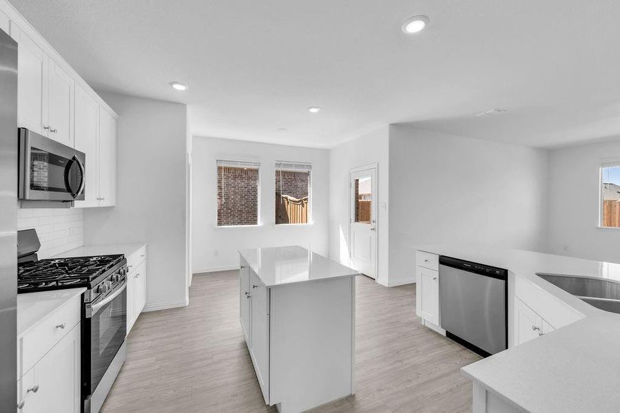 Furnished interior view inside a new home in Hurricane Creek, Anna (Image 11).