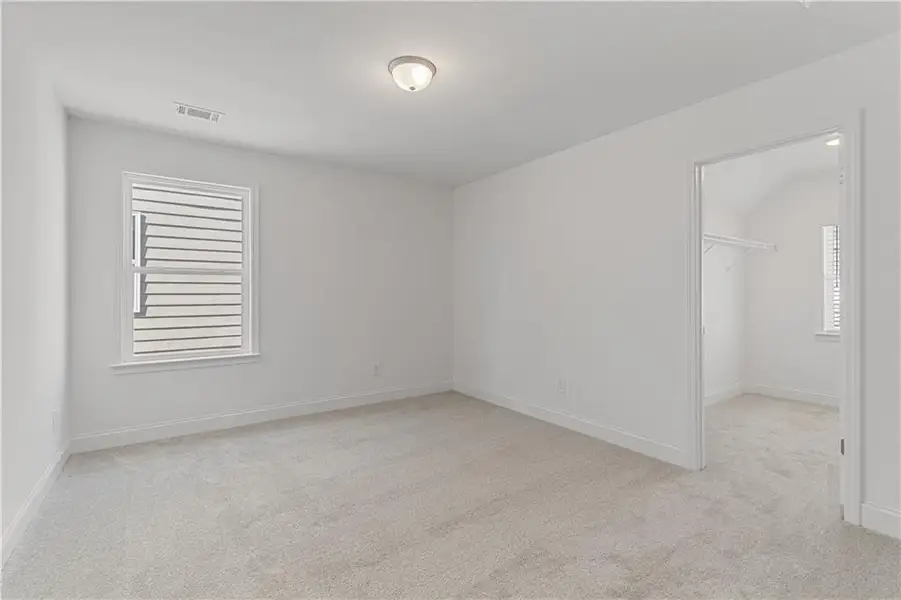 Spacious, unfurnished interior of a new home in Clark Farms, Flowery Branch (Image 32).